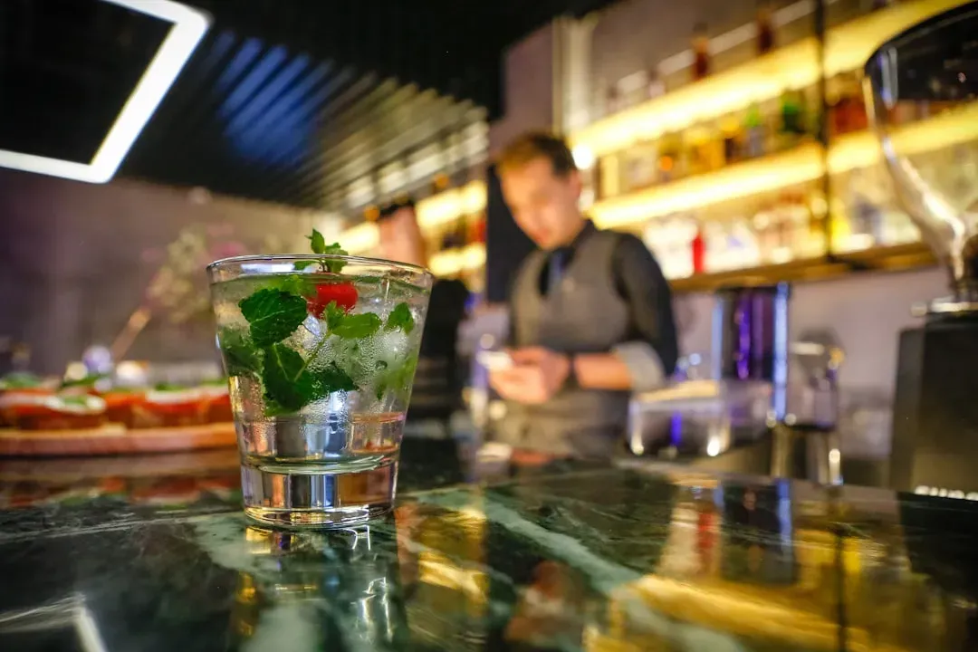 A Final Word from Behind the Bar (Image Credits: Unsplash)