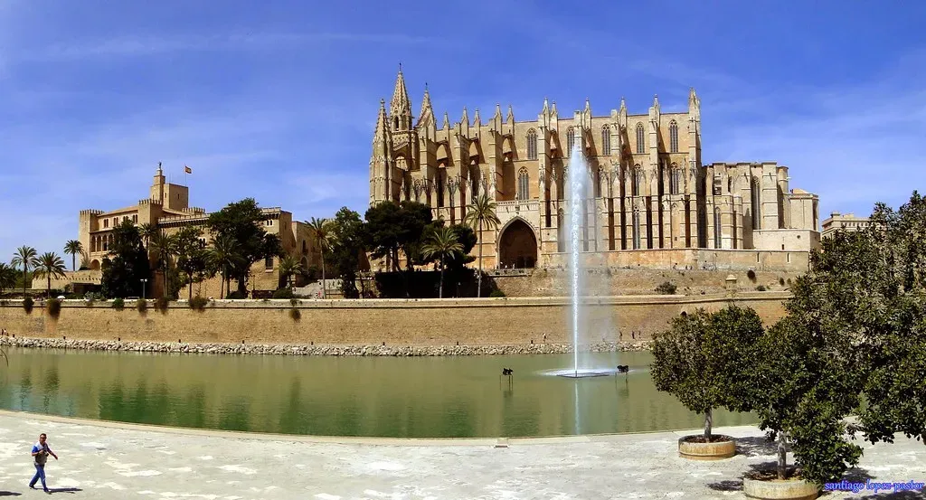 Palma de Mallorca, Spain: Sun, Food, and Fury (Image Credits: Flickr)