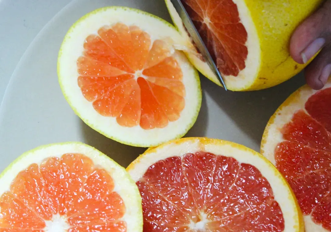 3. Grapefruit: The OG Diet Fruit That Actually Has Science Behind It (Image Credits: Unsplash)