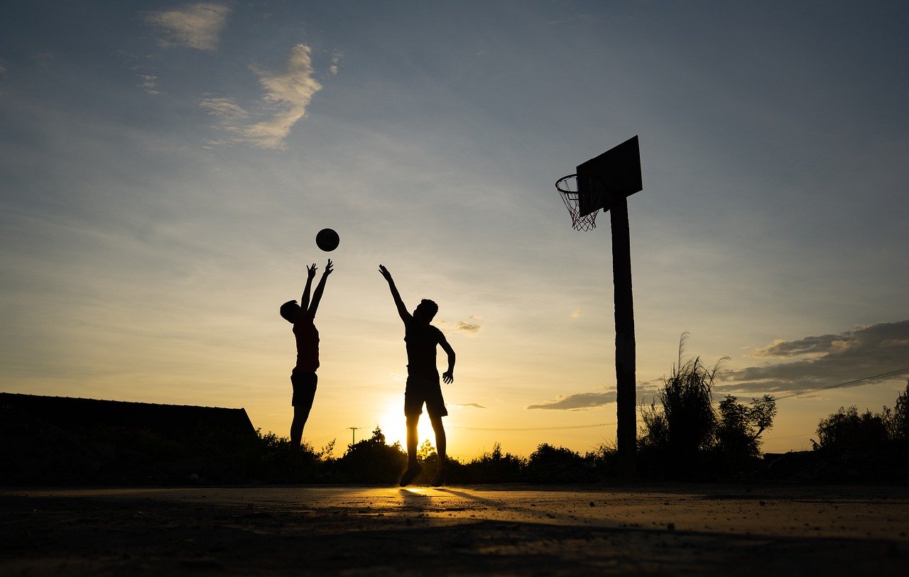 Intense workout sessions before bed (image credits: pixabay)