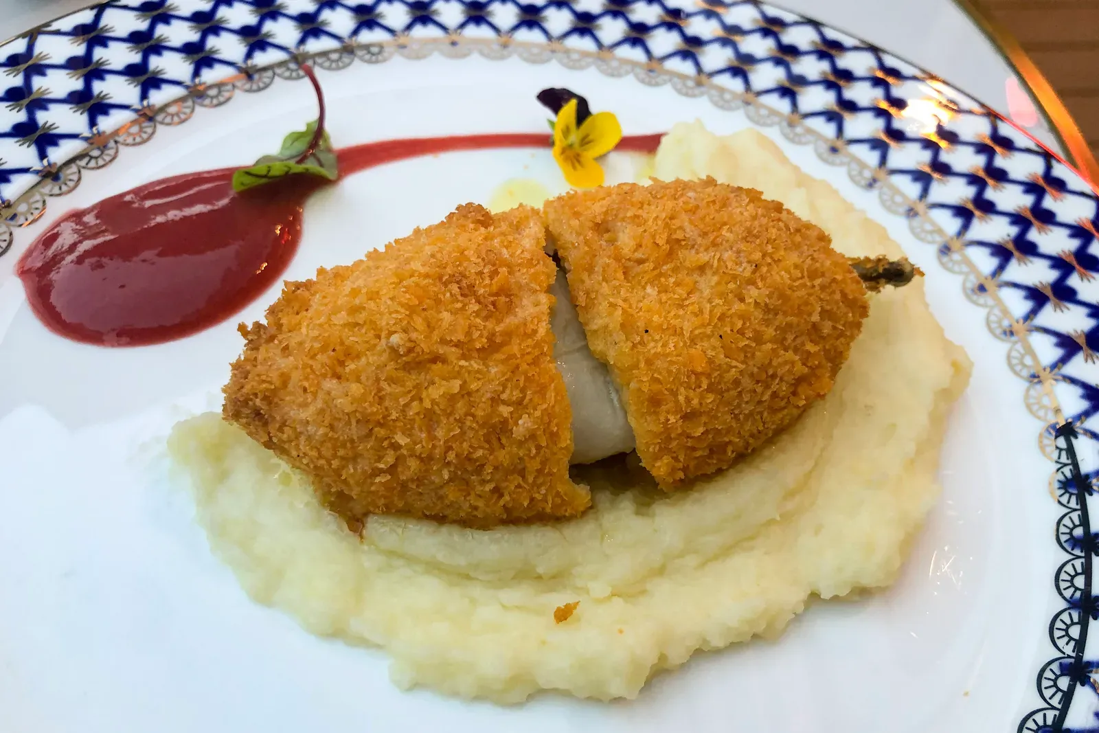 Chicken Kiev Oozing Butter (Image Credits: Wikimedia)
