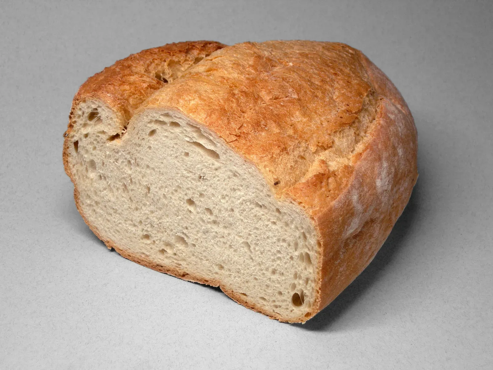 3. White Bread (Image Credits: Wikimedia)