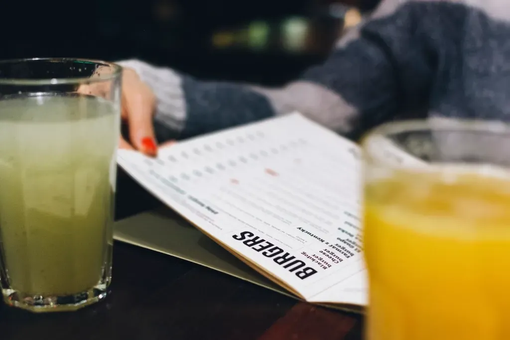 Misleading Menu Descriptions That Overpromise (Image Credits: Rawpixel)