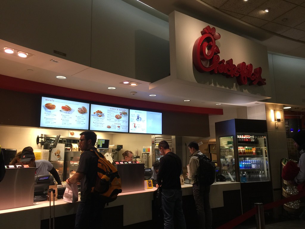 Fast Food Chains Are Upping Their Airport Game (Image Credits: Flickr)