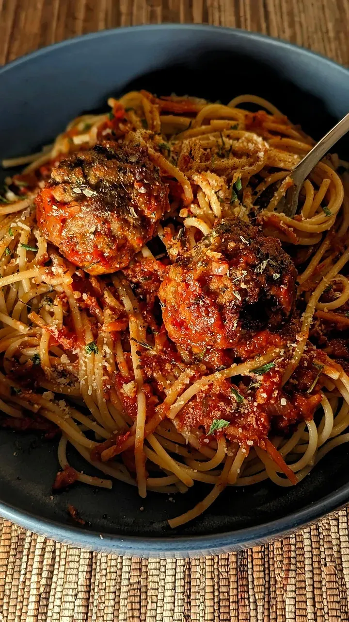 7. Spaghetti and Meatballs (Image Credits: Pixabay)