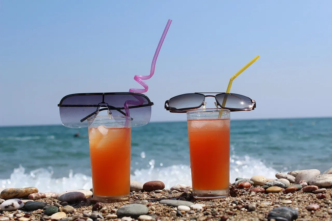 4. Sex on the Beach: The Amateur Hour Special (Image Credits: Pixabay)