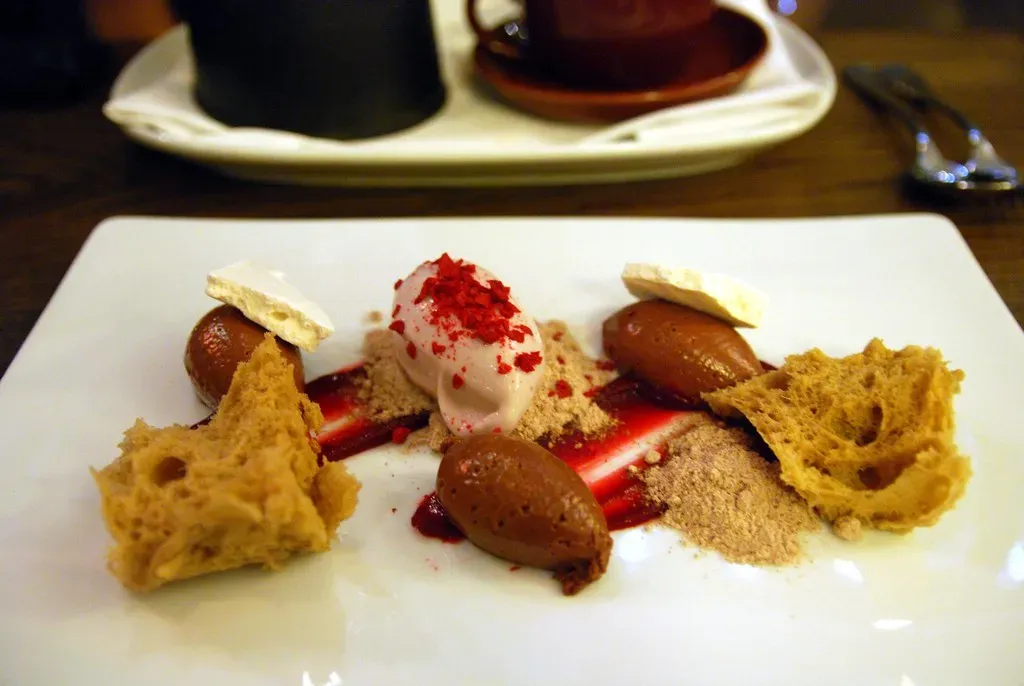 6. Deconstructed Dishes (avlxyz, Flickr, CC BY-SA 2.0)