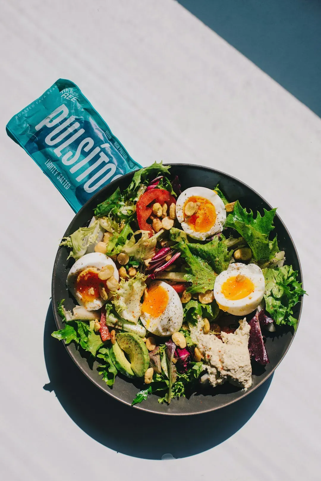 4. Eggs and Leafy Greens: A Carotenoid Multiplier Nobody Talks About (Image Credits: Unsplash)