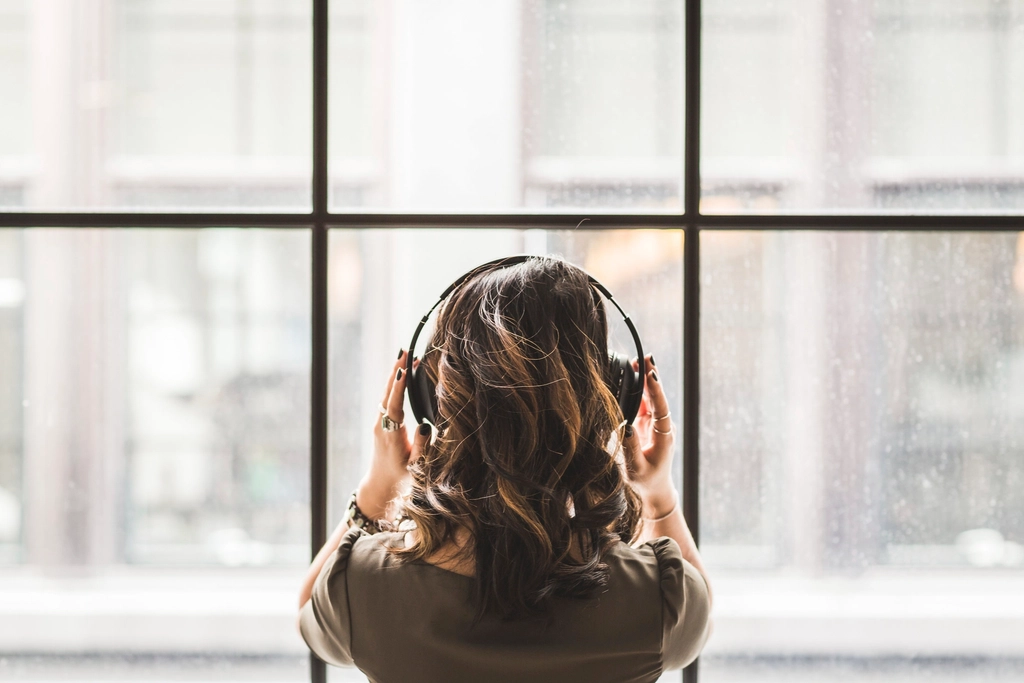 Listening to calming music or sounds (image credits: rawpixel)