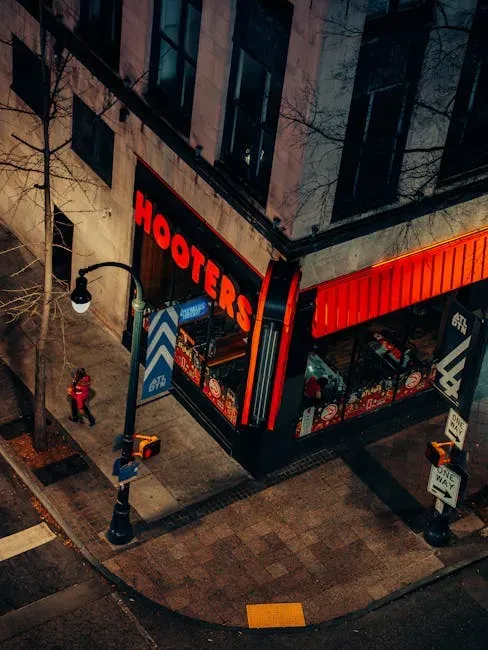 12. Hooters - A Brand Struggling to Find Its Identity (Image Credits: Pexels)