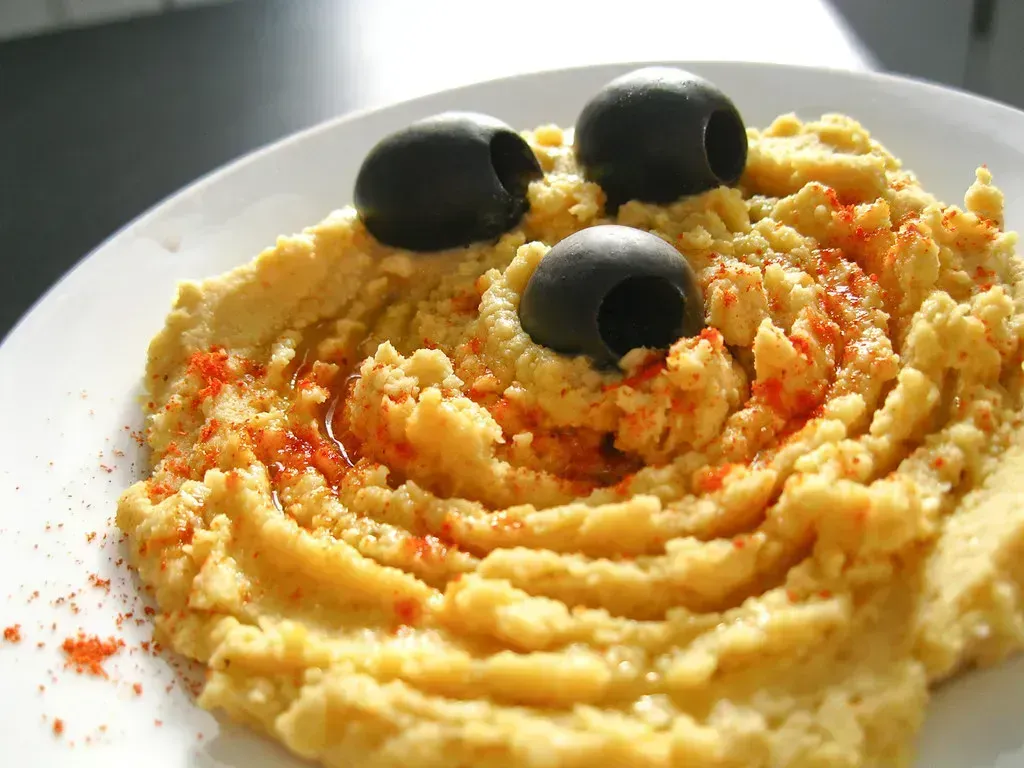 Greek Cuisine: The Mediterranean Dark Horse Stealing the Spotlight (Steve A Johnson, Flickr, CC BY 2.0)