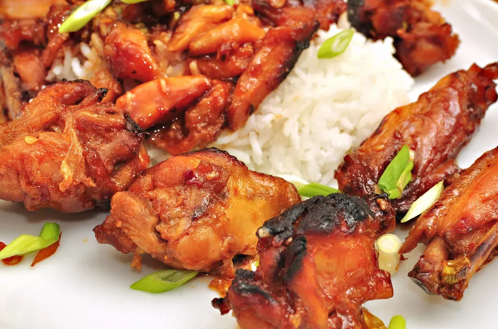 9. Honey Garlic Chicken (jeffreyw, Flickr, CC BY 2.0)