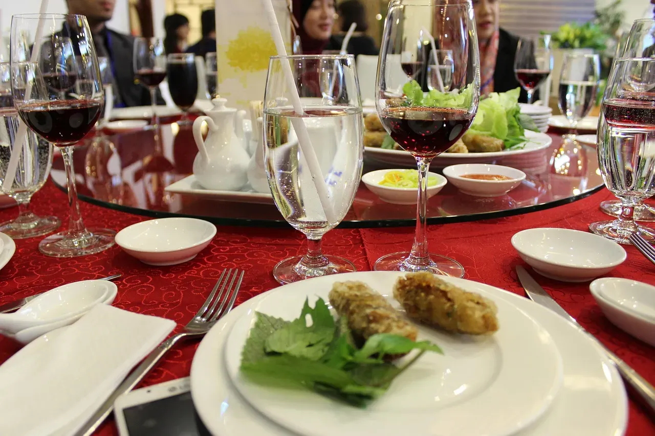 How Much Americans Are Actually Spending on Dining Out (Image Credits: Pixabay)