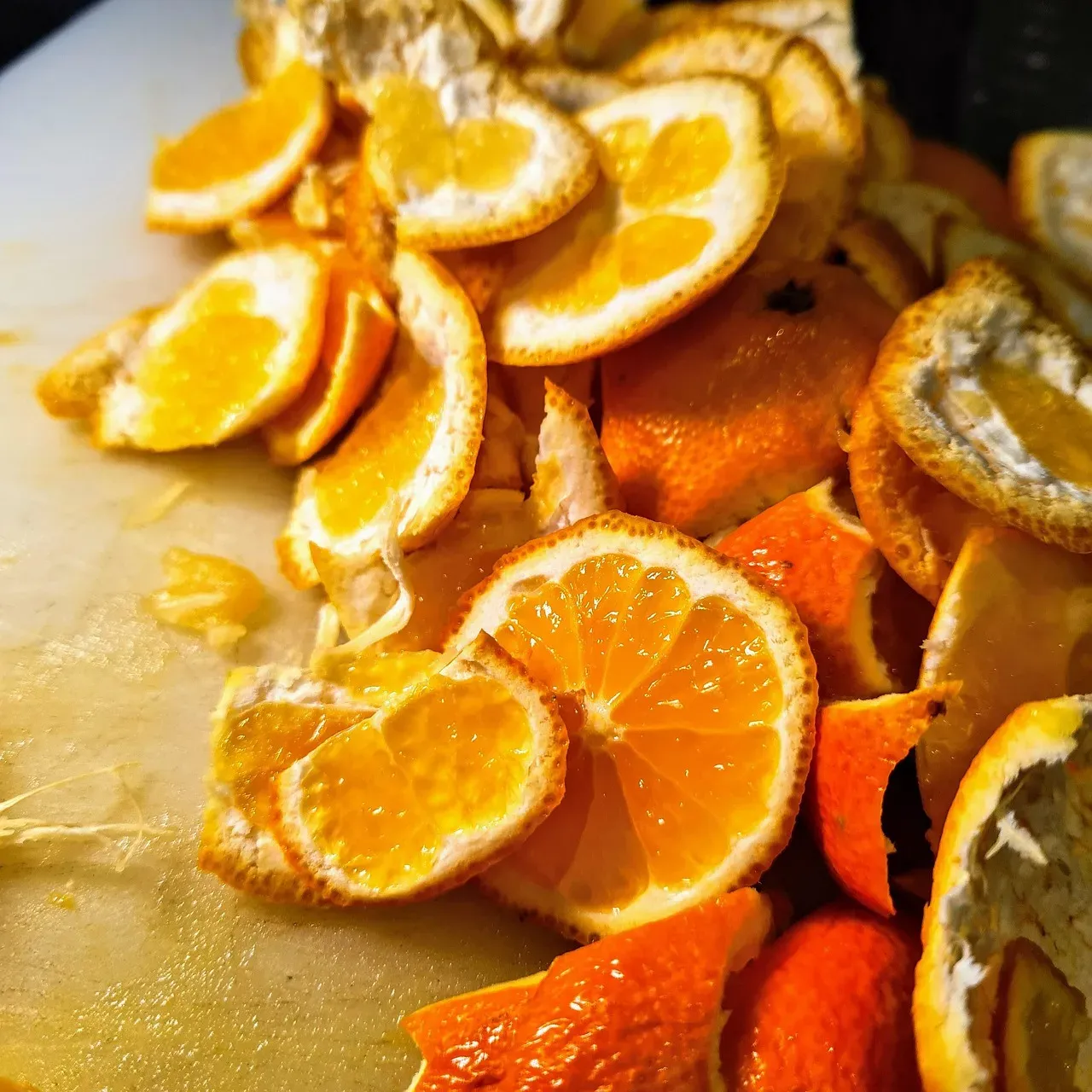 5. Citrus Peels in Excess (Image Credits: Pixabay)
