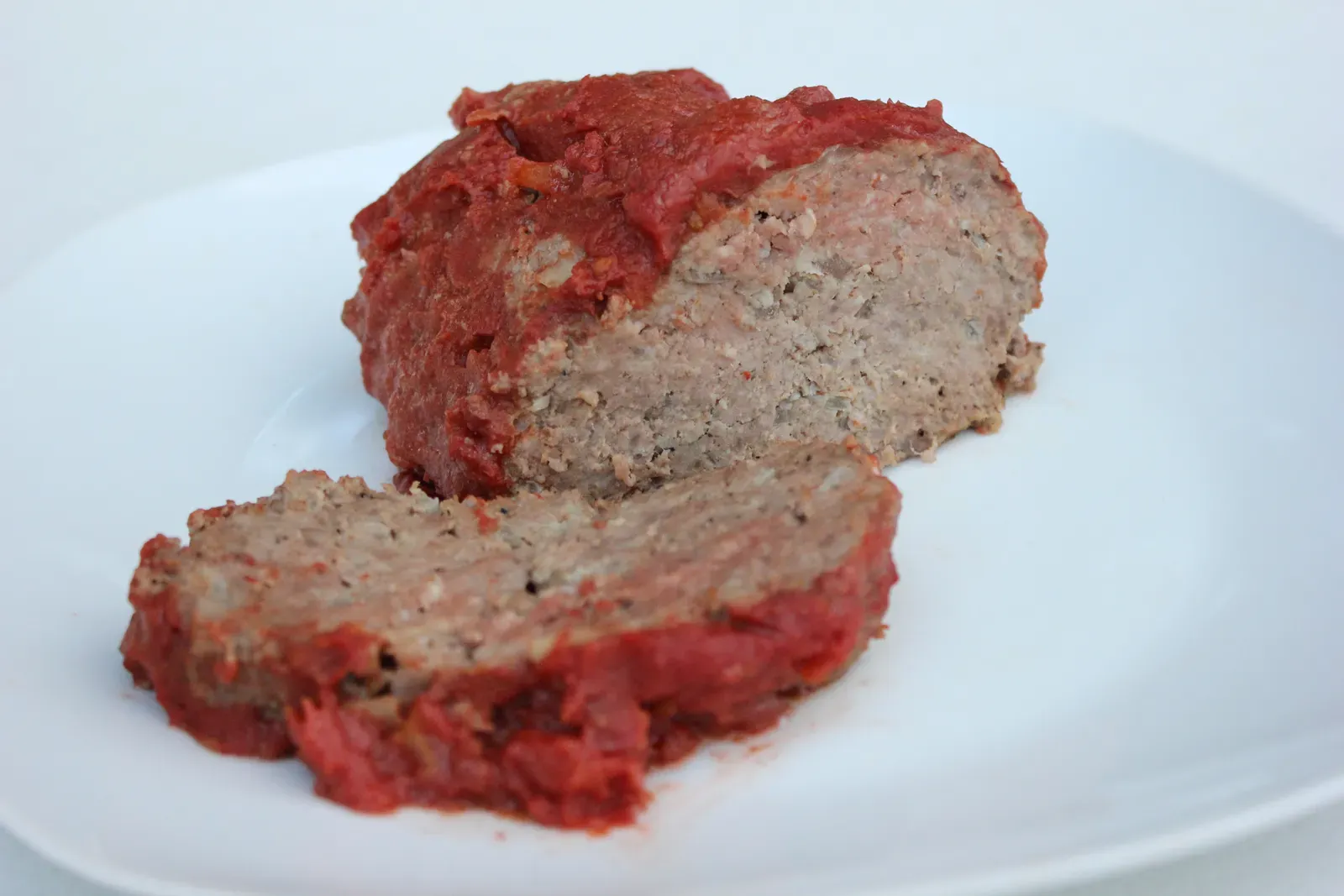 Meatloaf with a Side of Nostalgia (Image Credits: Wikimedia)