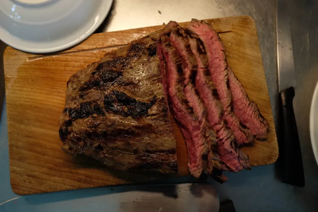 6. Cutting With the Grain Instead of Against It (Image Credits: Flickr)