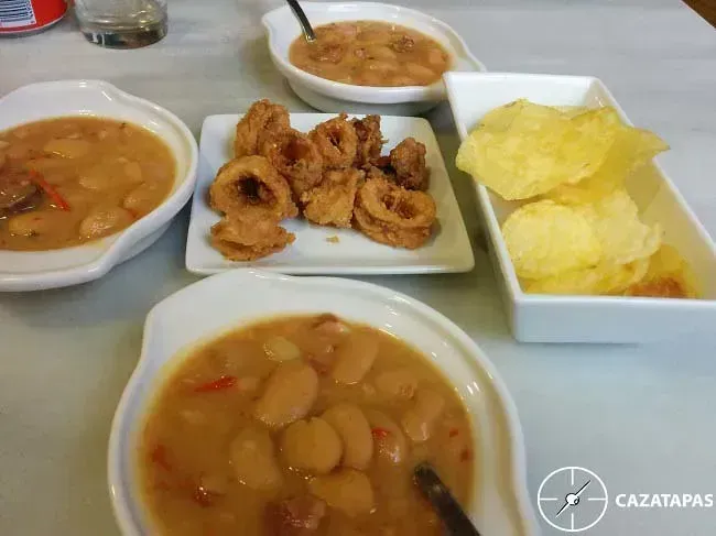 6. Menu Familiarity and the Comfort Food Factor (Cazatapas, Flickr, CC BY 2.0)