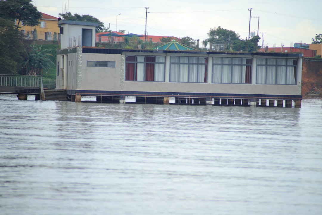 Rethinking Coastal Risk: Better Defenses and Smarter Planning (image credits: unsplash)