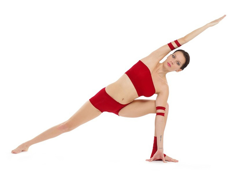 Extended Side Angle Pose (Utthita Parsvakonasana) (image credits: wikimedia)
