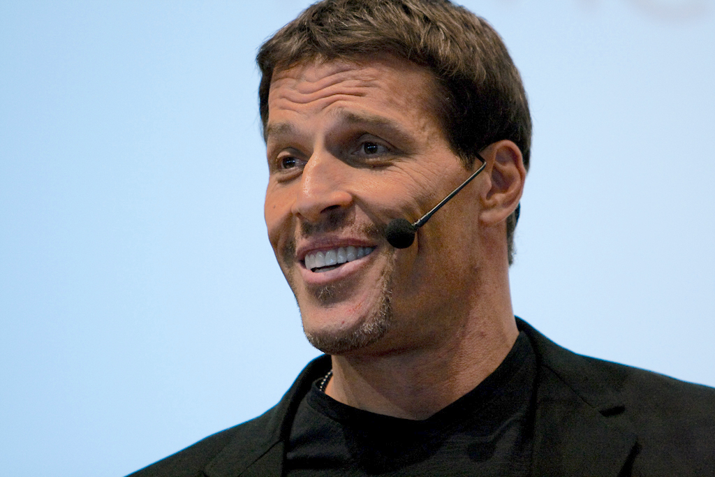 5. Tony Robbins: The Motivational Powerhouse (image credits: wikimedia)