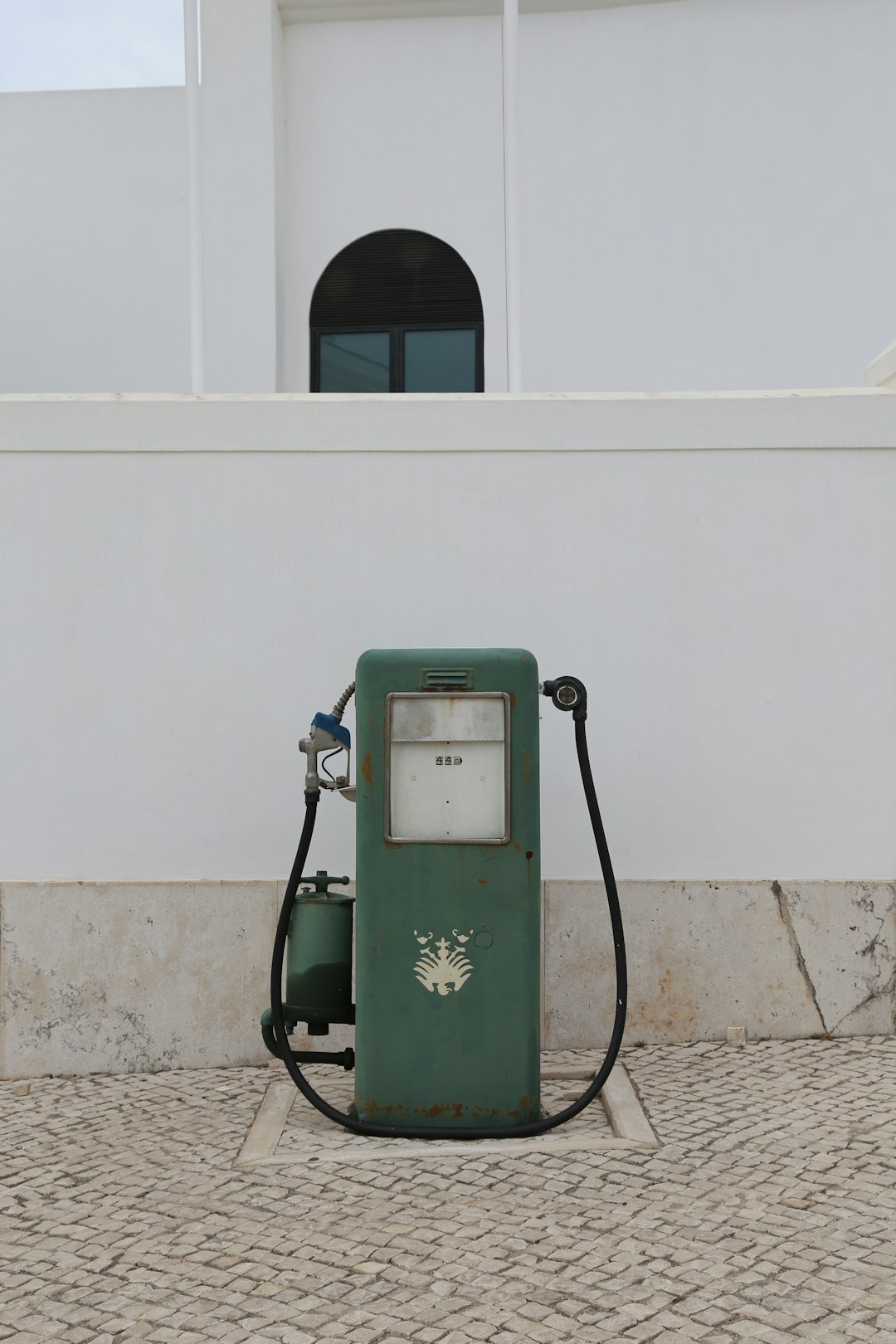 Saudi Arabia: Oil-Rich and Change-Resistant (image credits: unsplash)