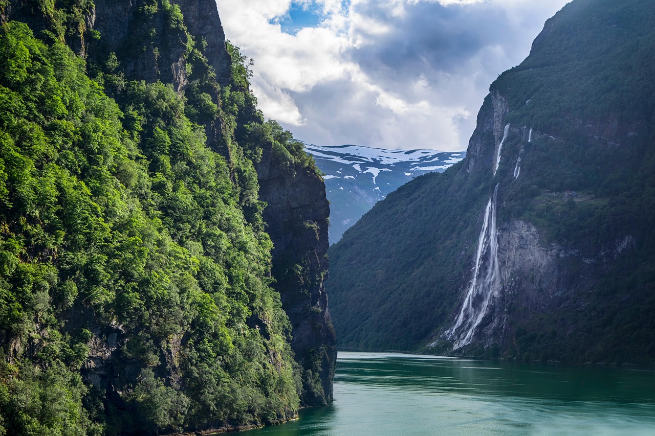 Norway: Waterfalls and Endless Freshwater (image credits: pixabay)
