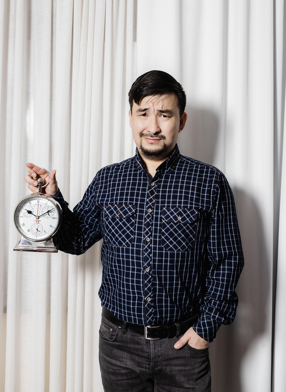 Time Management vs. Time Manipulation (image credits: pixabay)