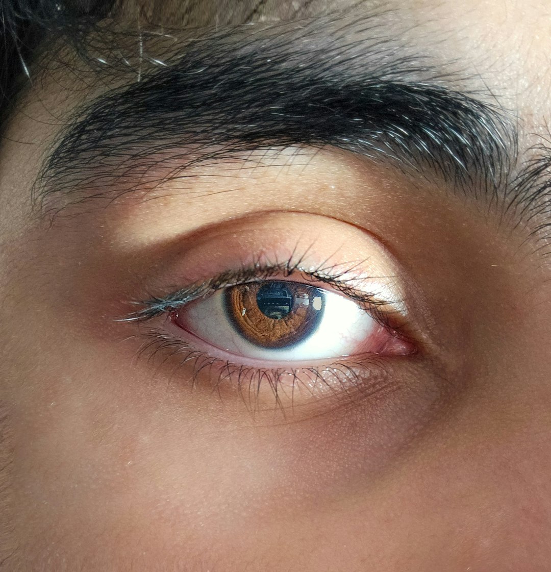 Seasonal Mood Disorders and Eye Color Correlation (image credits: unsplash)