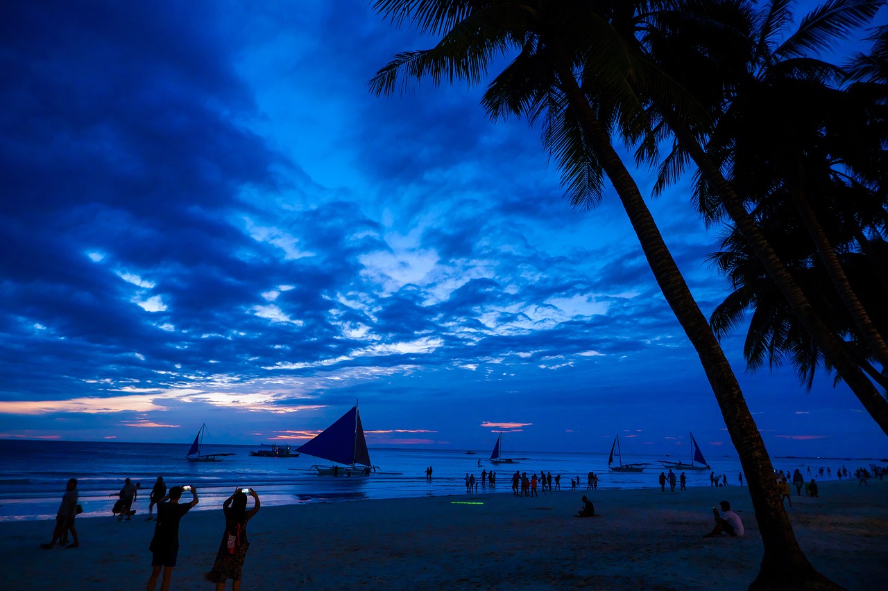 Philippines: Tropical Island Chain with Minimal Monthly Costs (image credits: pixabay)
