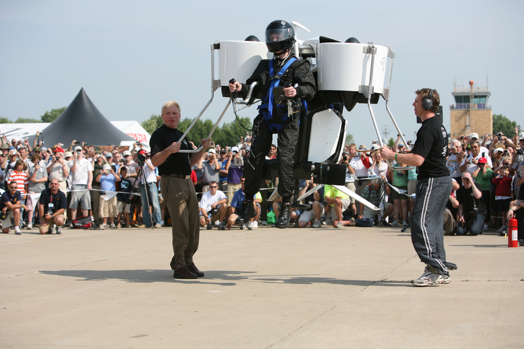 Jetpacks: Personal Flight Takes Off (image credits: wikimedia)