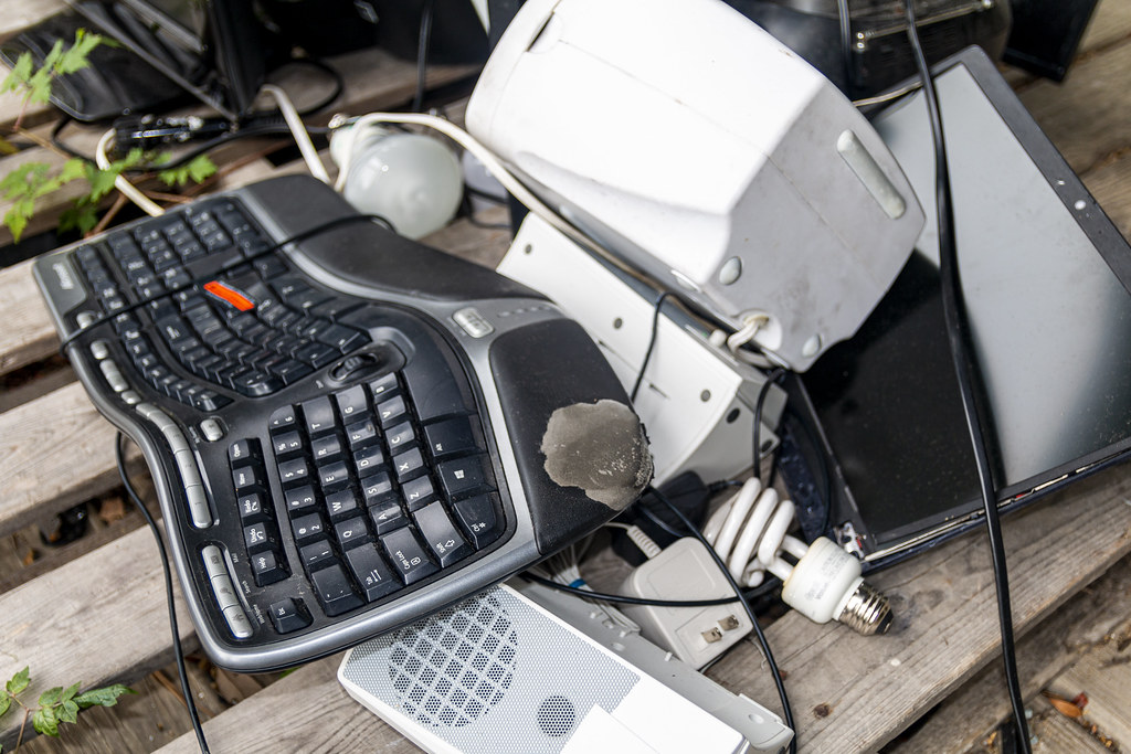 Electronics and Batteries (image credits: flickr)