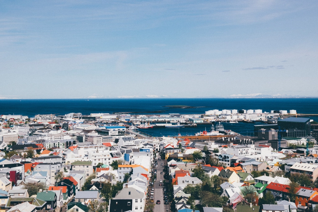 Iceland: A Literary Paradise Where Books and Happiness Flow Like Geysers (image credits: rawpixel)