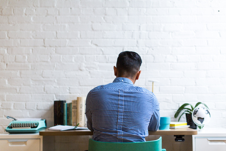 Maintain a Tidy Workspace (image credits: stocksnap)