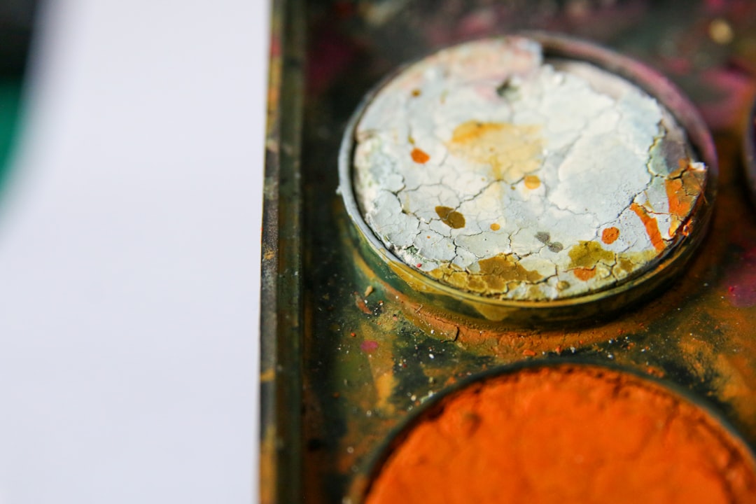 Old Makeup: A Breeding Ground for Bacteria (image credits: unsplash)