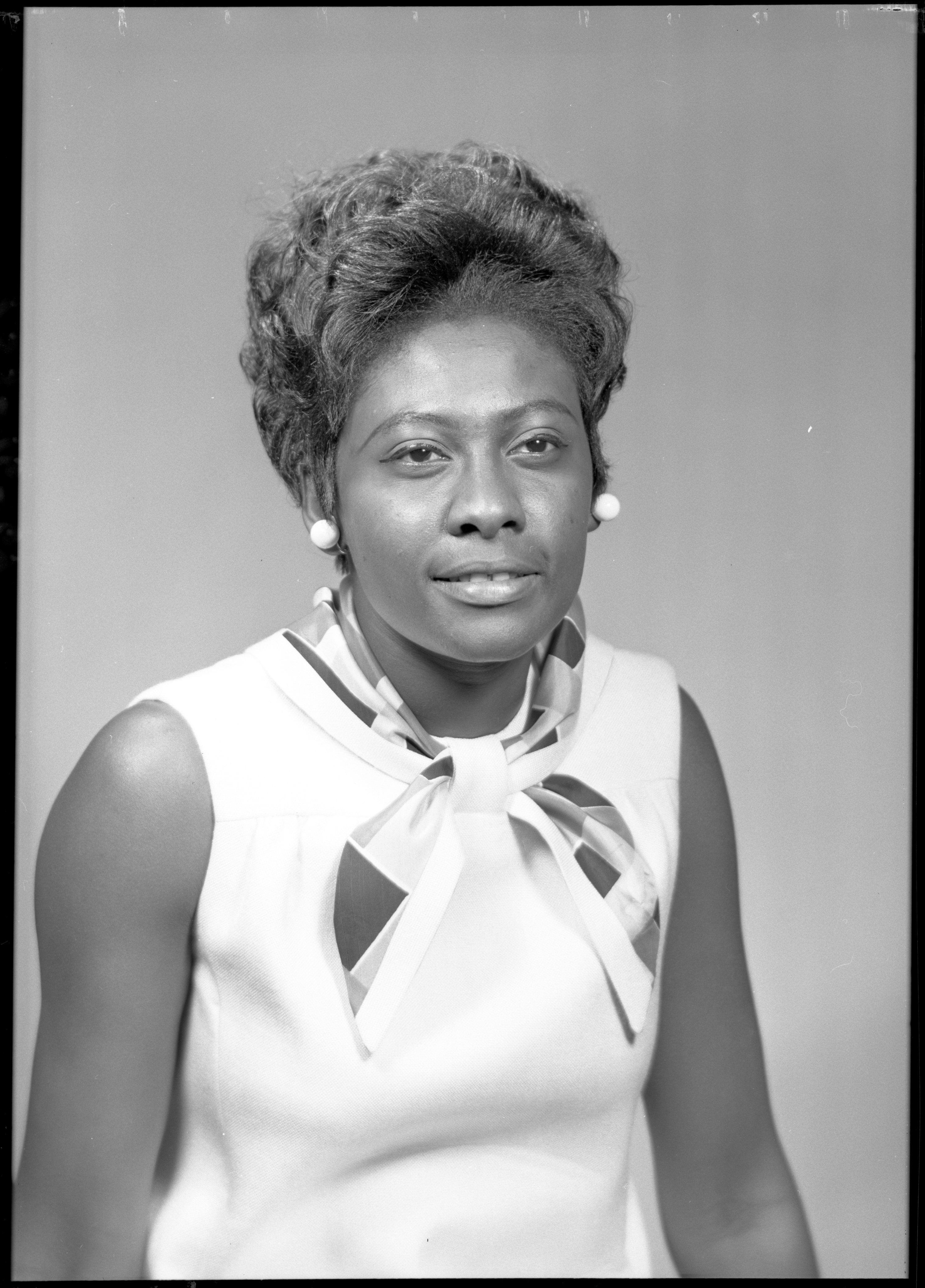Alma Thomas: The Color Field Innovator (image credits: wikimedia)