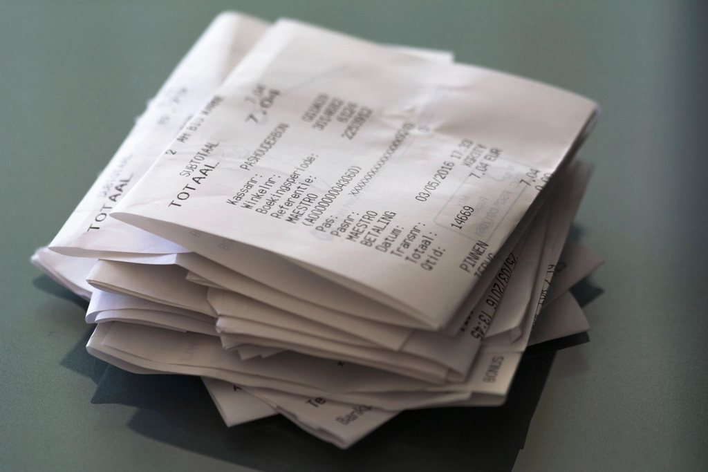 Receipts and Old Paperwork: Hidden Toxins Lurking in Drawers (image credits: rawpixel)