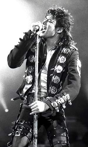 Innovative Production: “Billie Jean” by Michael Jackson (image credits: wikimedia)