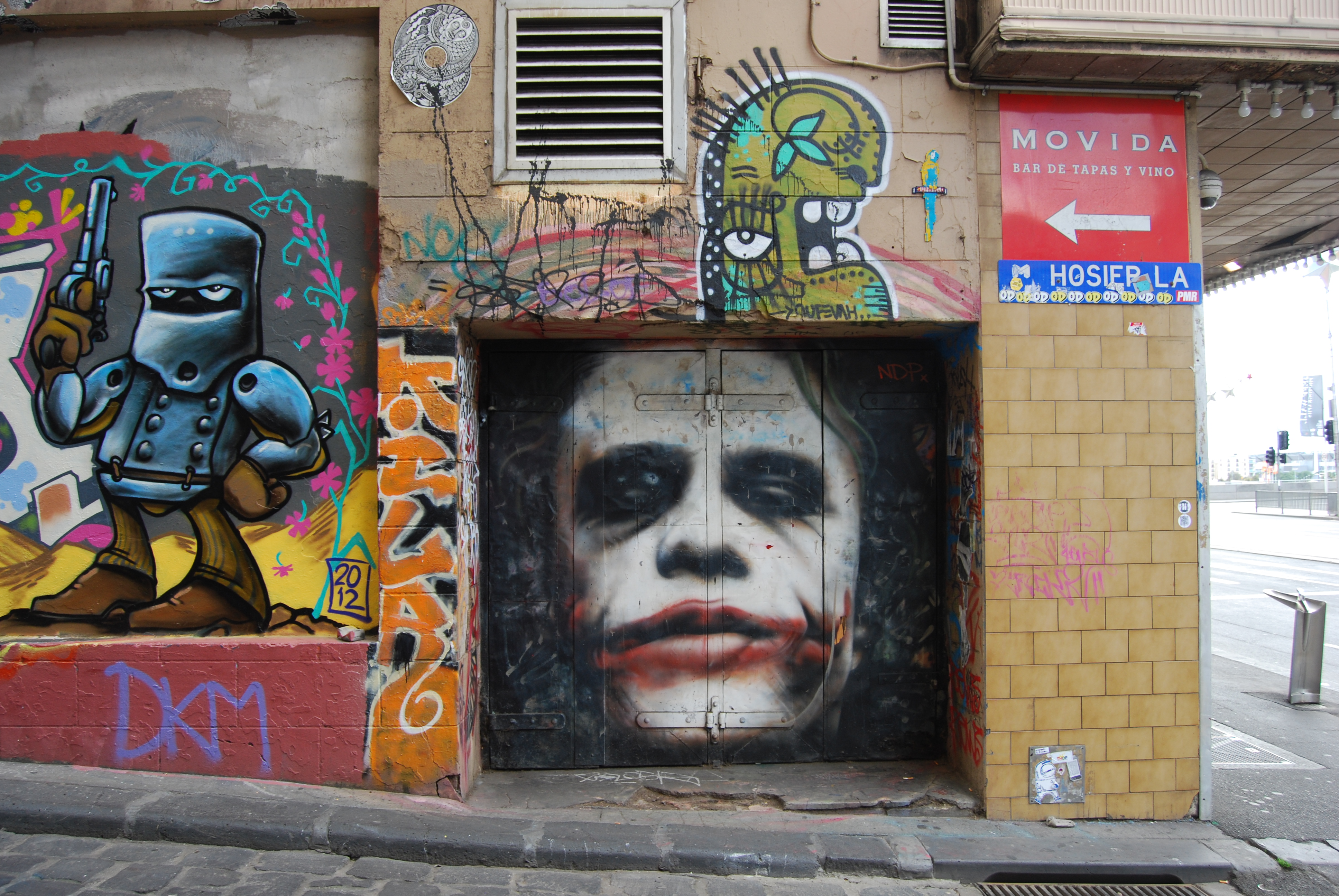 The Joker’s Clapping in “The Dark Knight” (image credits: wikimedia)