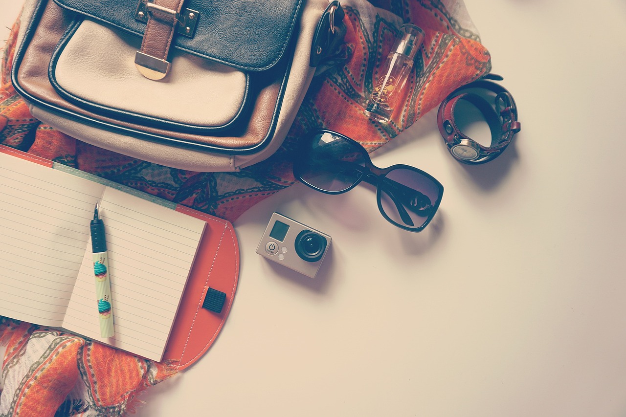 Statement Accessories Distraction Genius (image credits: pixabay)