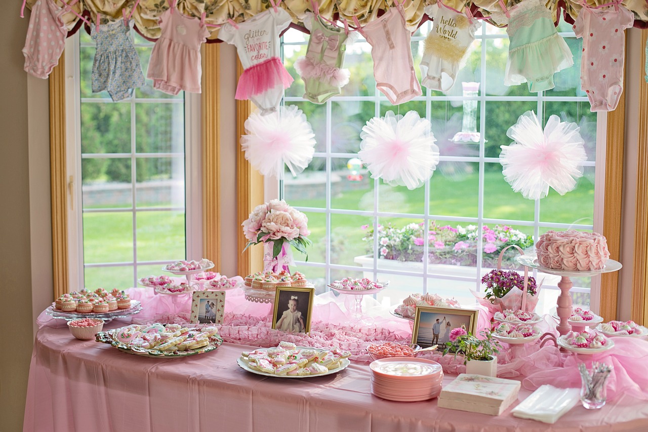 Celebrity Baby Showers: Extravagant or Intimate? (image credits: pixabay)