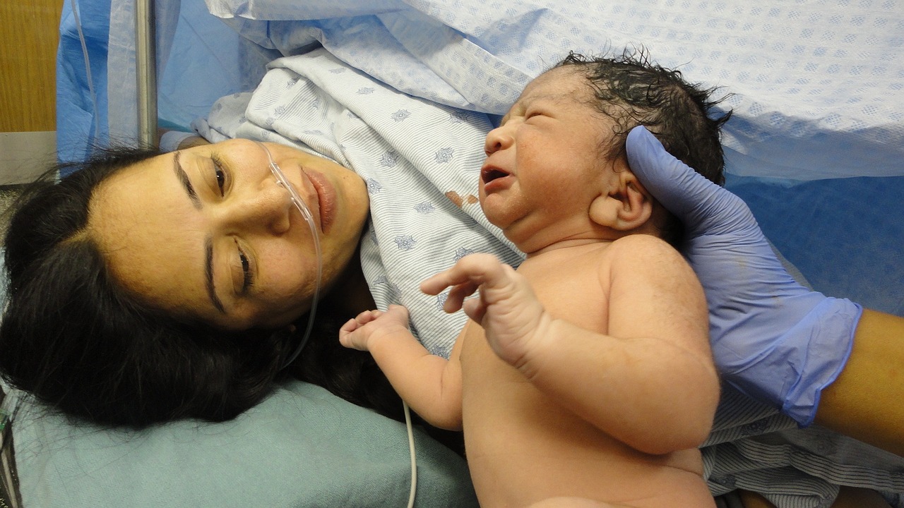 The Shift: Fewer Natural Births in Modern Hospitals (image credits: pixabay)