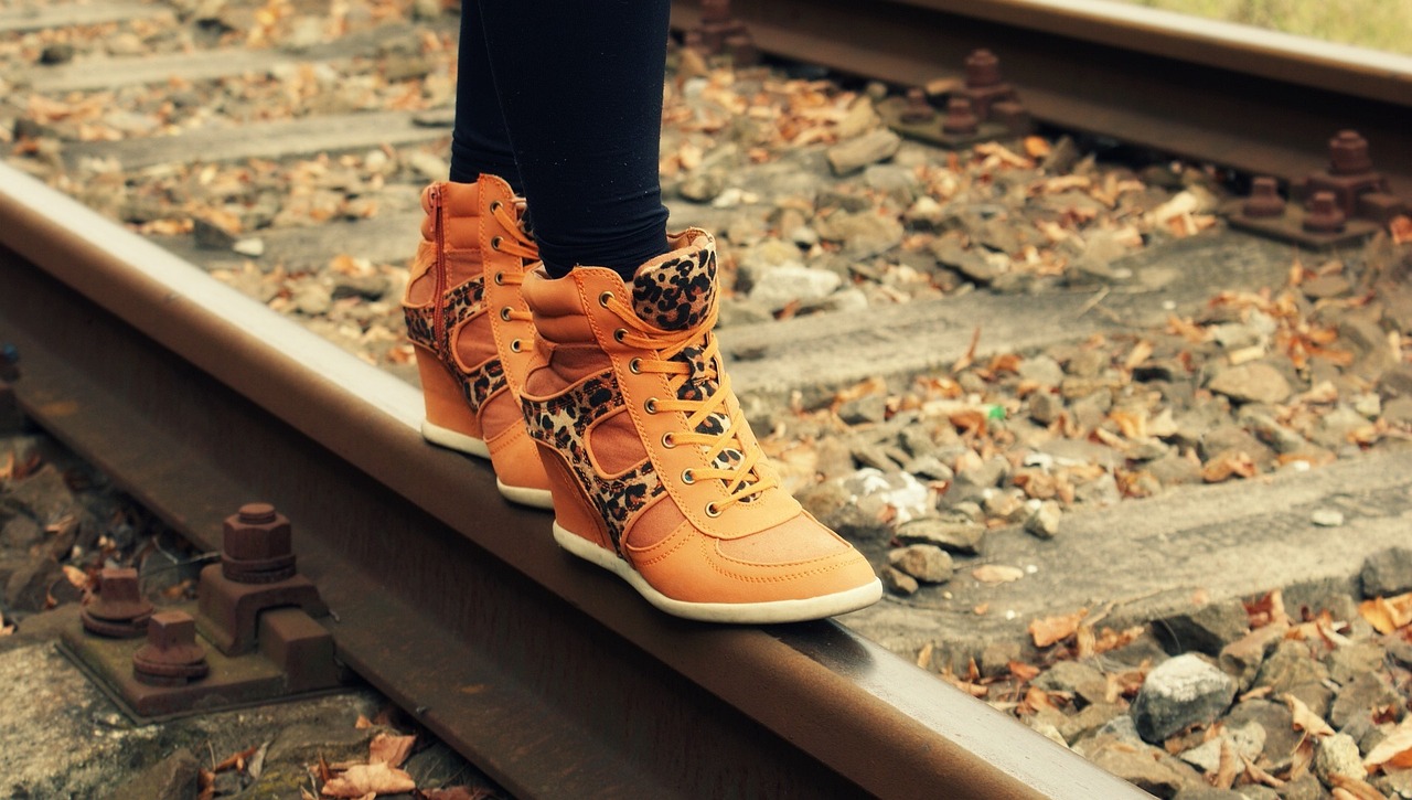 Choose Shoes That Go The Distance (image credits: pixabay)