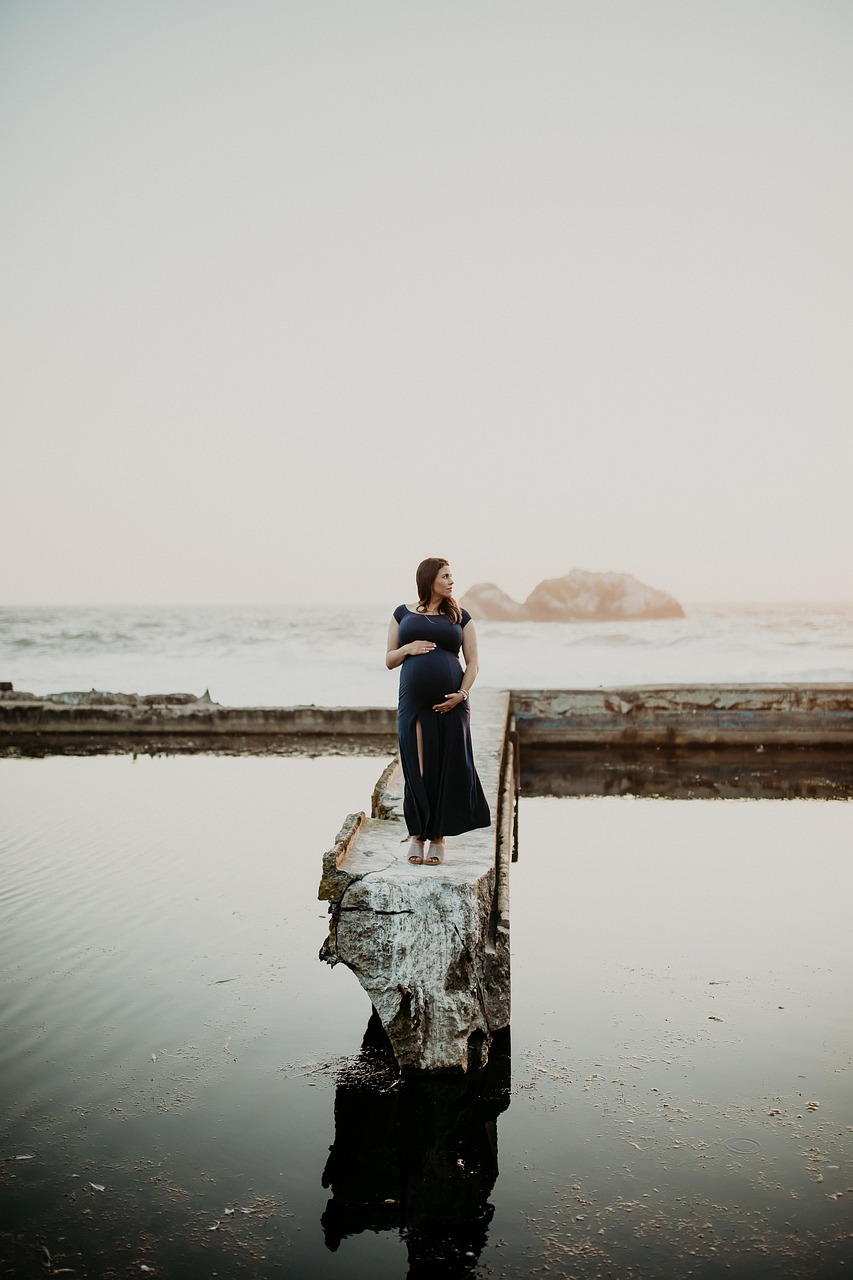 Dress in Breezy, Breathable Fabrics (image credits: pixabay)