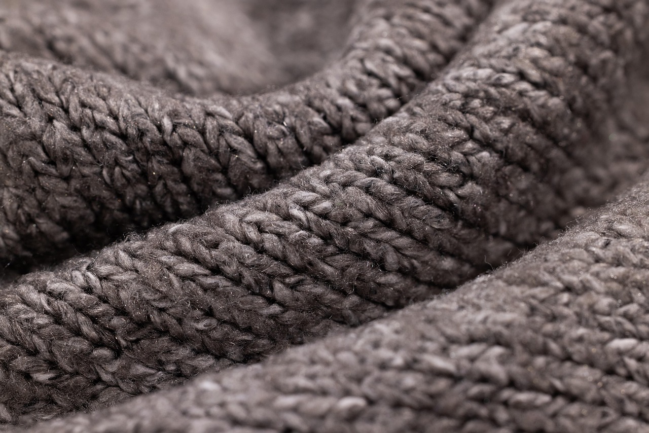 5. The Oversized Sweater and Leggings (image credits: pixabay)