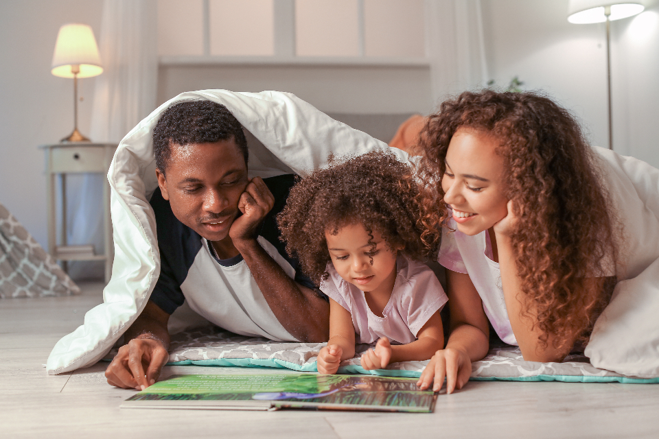 Screens Are Not Babysitters (image credits: stocksnap)