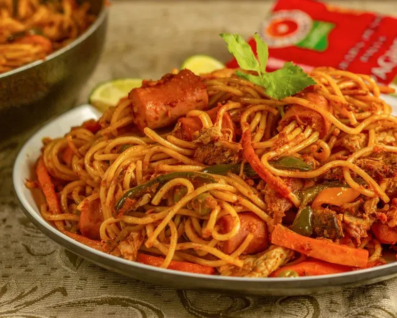 Spaghetti with Boiled Carrots and White Sauce (Image Credits: Pexels)