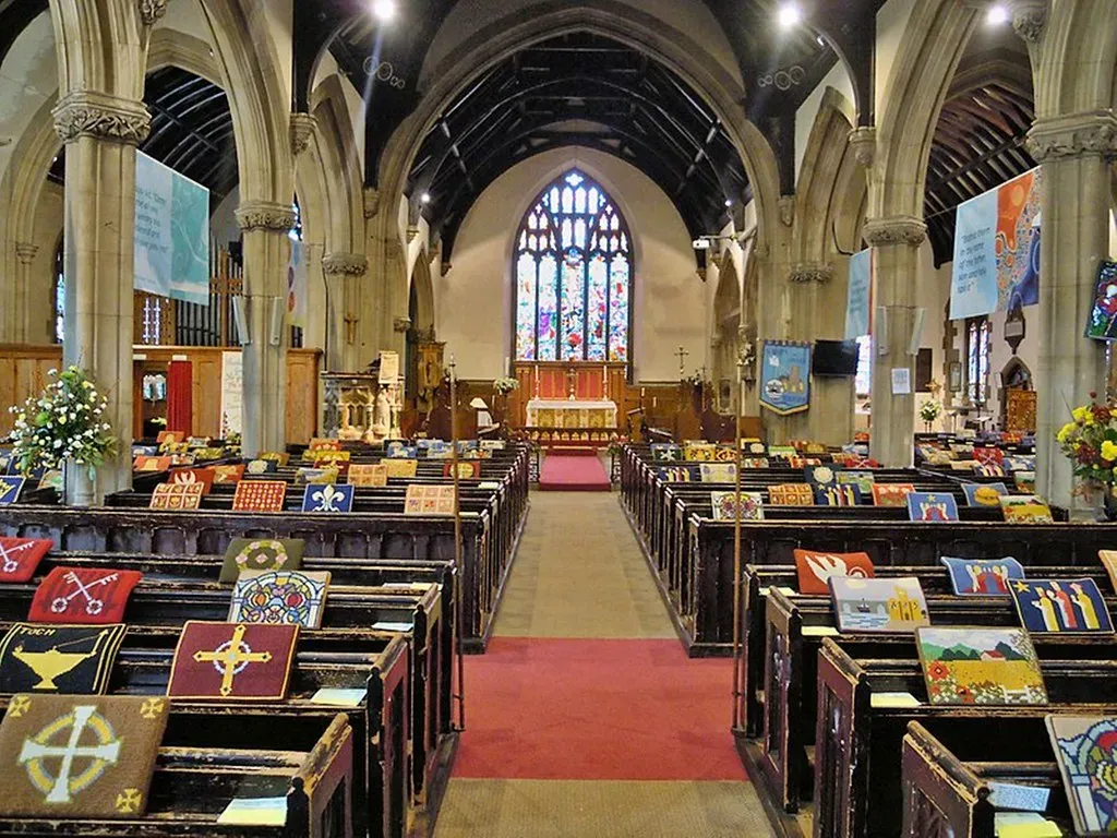 2. Attending Religious Services Out of Habit (jmc4 - Church Explorer, Flickr, <a href="https://creativecommons.org/licenses/by-sa/2.0/" target="_blank" rel="noopener">CC BY-SA 2.0</a>)