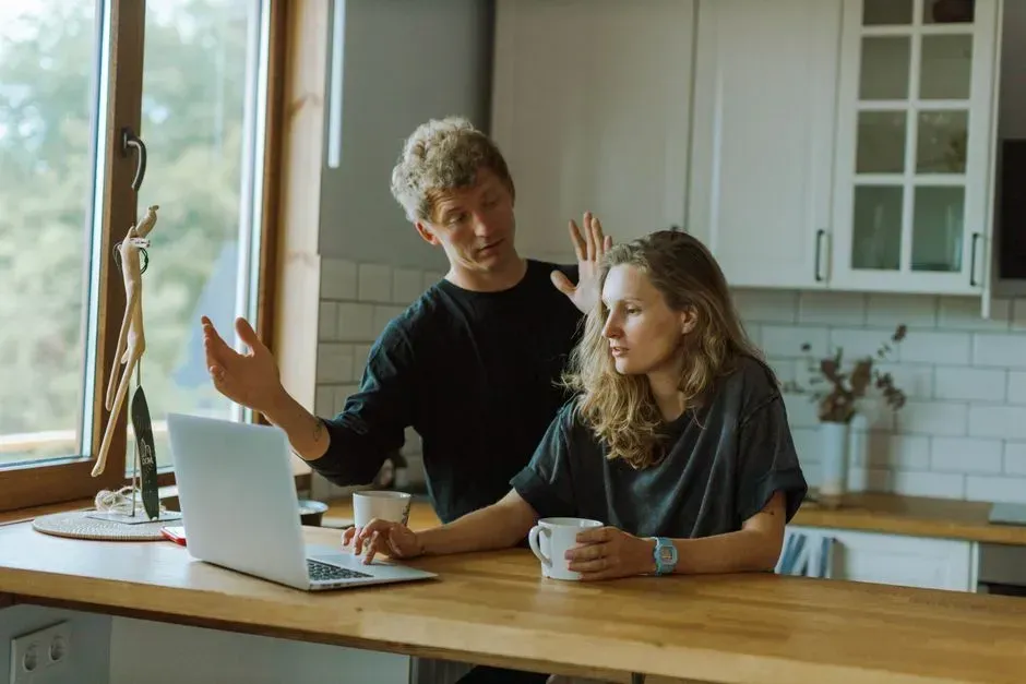 Cohabitating before the wedding can quietly end support payments early (Image Credits: Pexels)