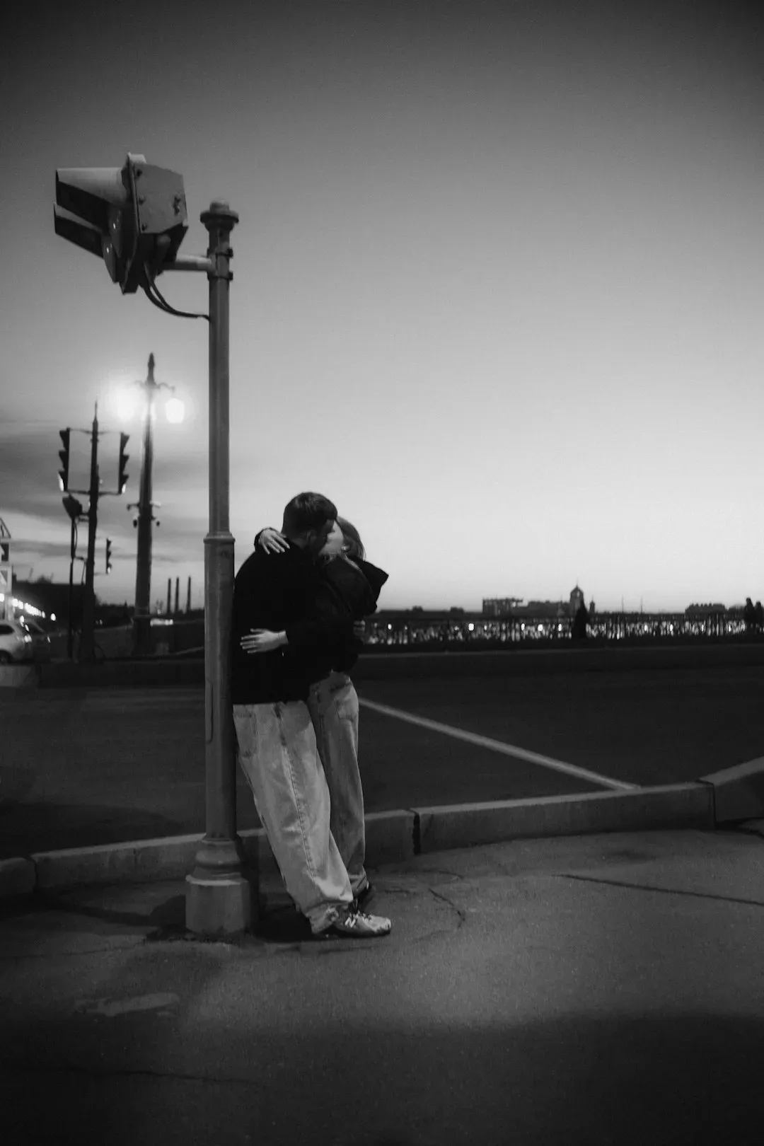 3. Demanding to Know Each Other's Whereabouts Constantly (Image Credits: Unsplash)
