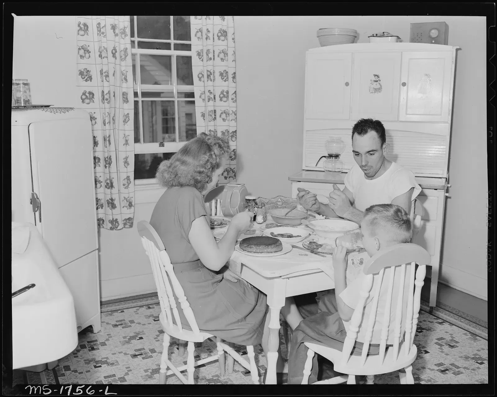 1. Children speak when spoken to (U.S. National Archives and Records Administration, <a href="https://commons.wikimedia.org/w/index.php?curid=17047296" target="_blank" rel="noopener">Public domain</a>)